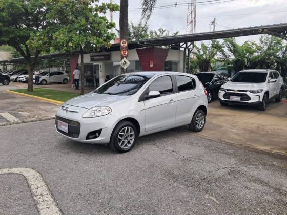FIAT PALIO 1.4 MPI ATTRACTIVE 8V FLEX 4P MANUAL FIAT PALIO 1.4 MPI ATTRACTIVE 8V FLEX 4P MANUAL